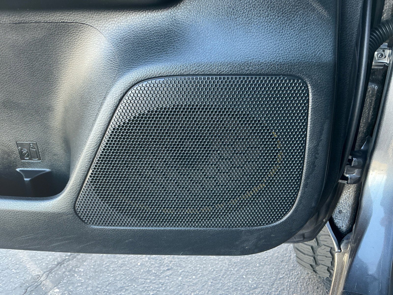 Used 2016 Toyota Tacoma TRD Sport w/ Towing Package image 27