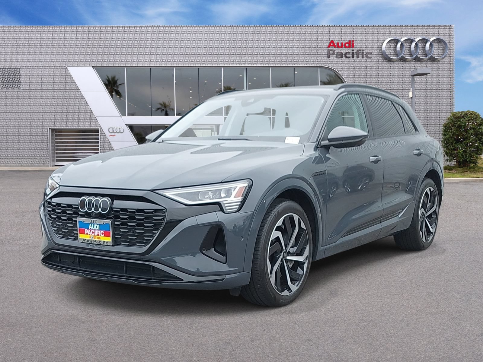Used 2024 Audi Q8 e-tron Premium Plus w/ Premium Plus Package AWD/4WD image 1