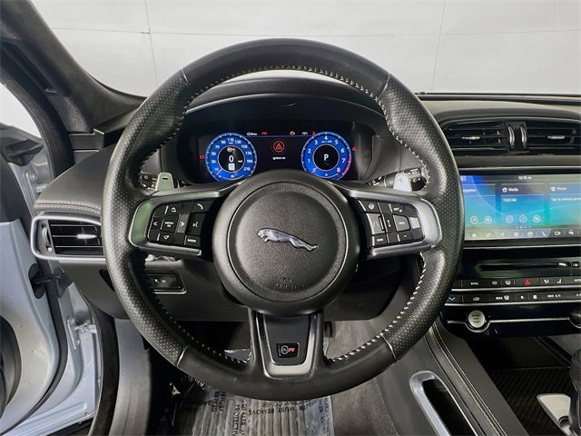 Used 2019 Jaguar F-PACE SVR image 15