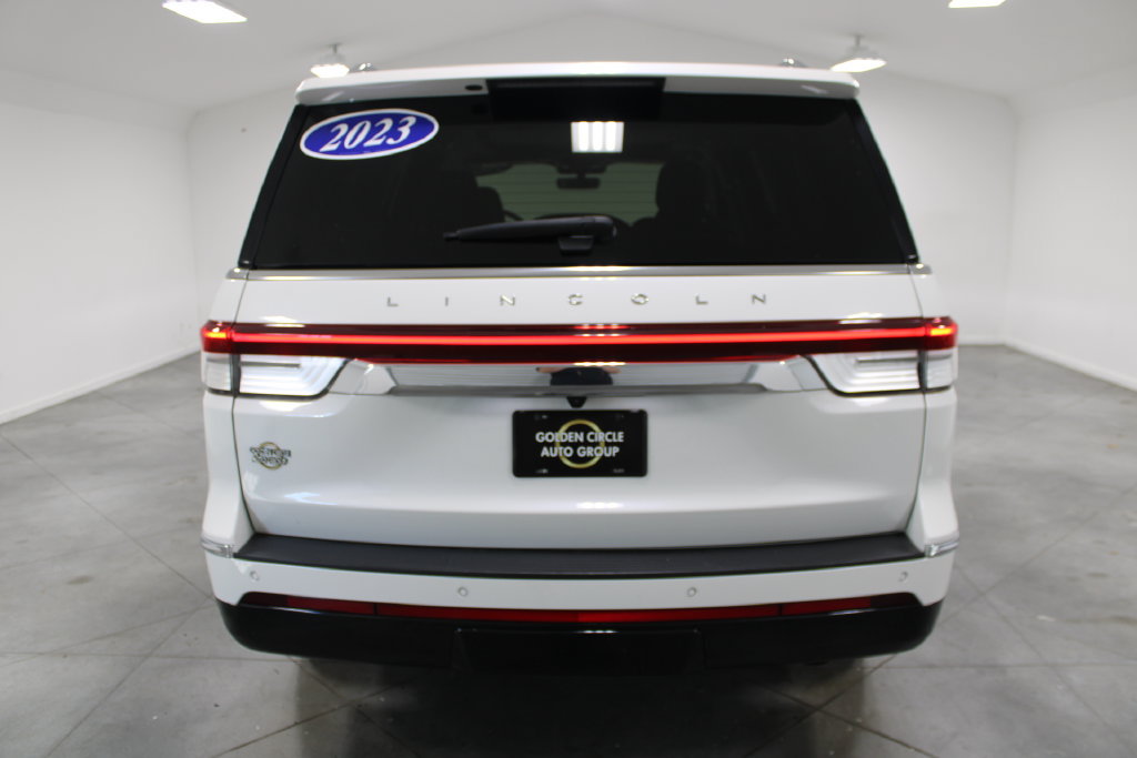 Used 2023 Lincoln Navigator Reserve AWD/4WD image 8
