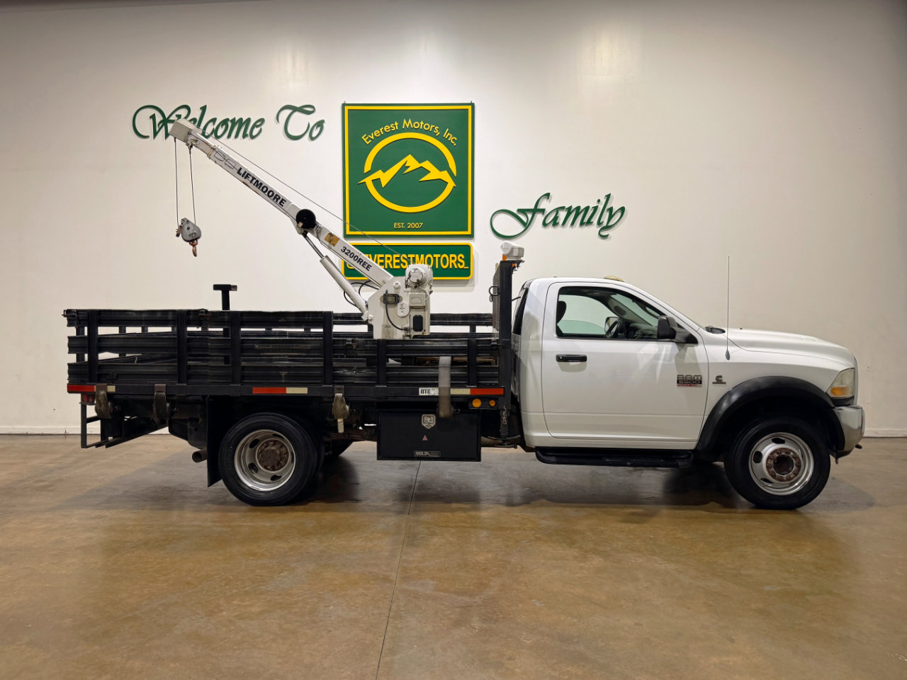 Used 2011 RAM 5500 2WD Regular Cab w/ ST Decor Group image 4
