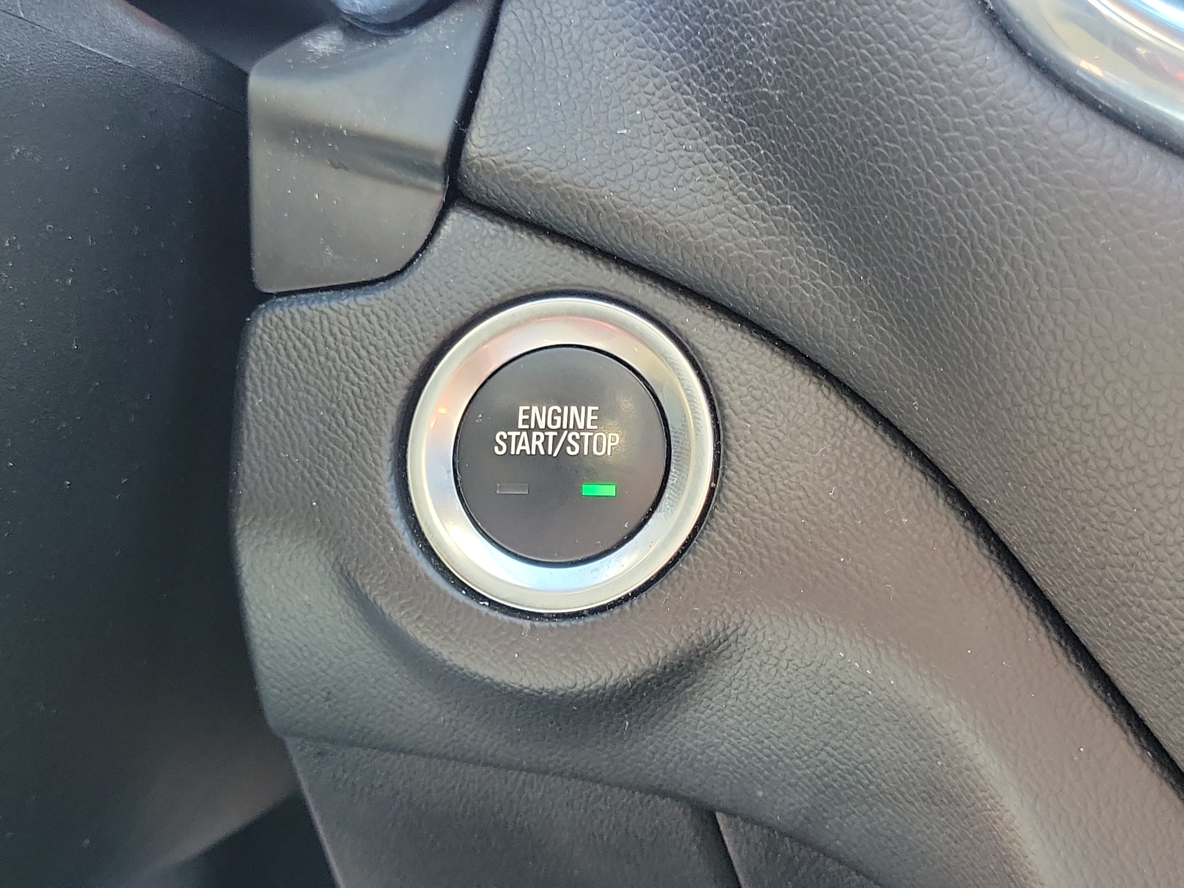 Used 2020 Chevrolet Equinox LT FWD image 28
