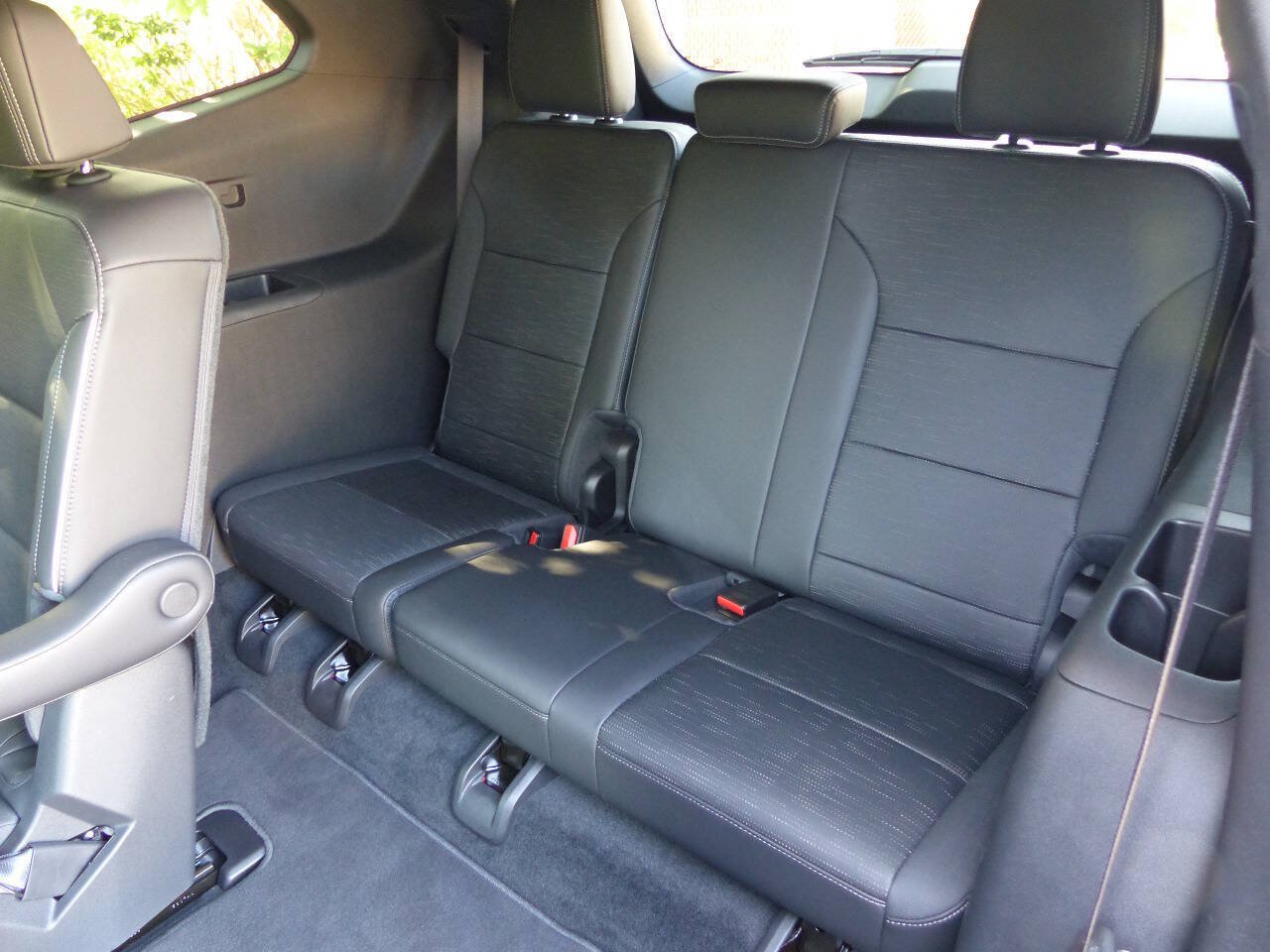 Used 2025 Buick Enclave Sport Touring w/ Super Cruise Package AWD/4WD image 49