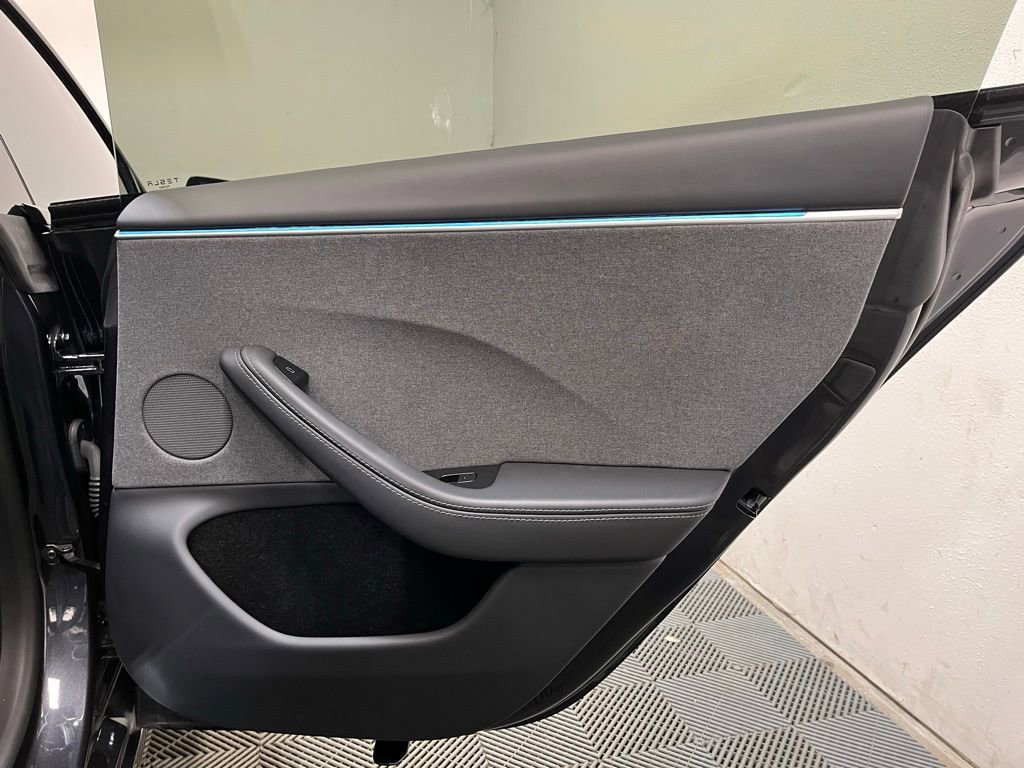 Used 2024 Tesla Model 3 Long Range RWD image 17