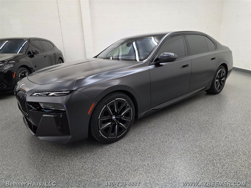 Used 2023 BMW 760i xDrive AWD/4WD image 4