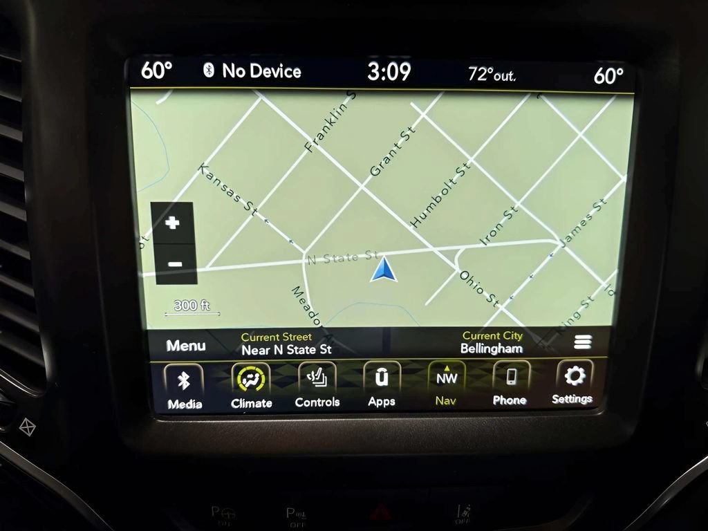 Used 2021 Jeep Cherokee Trailhawk AWD/4WD image 26