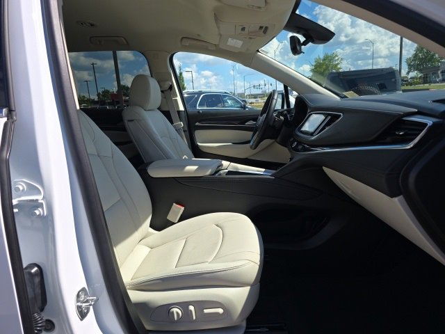 Used 2024 Buick Enclave Essence w/ Technology Package image 19