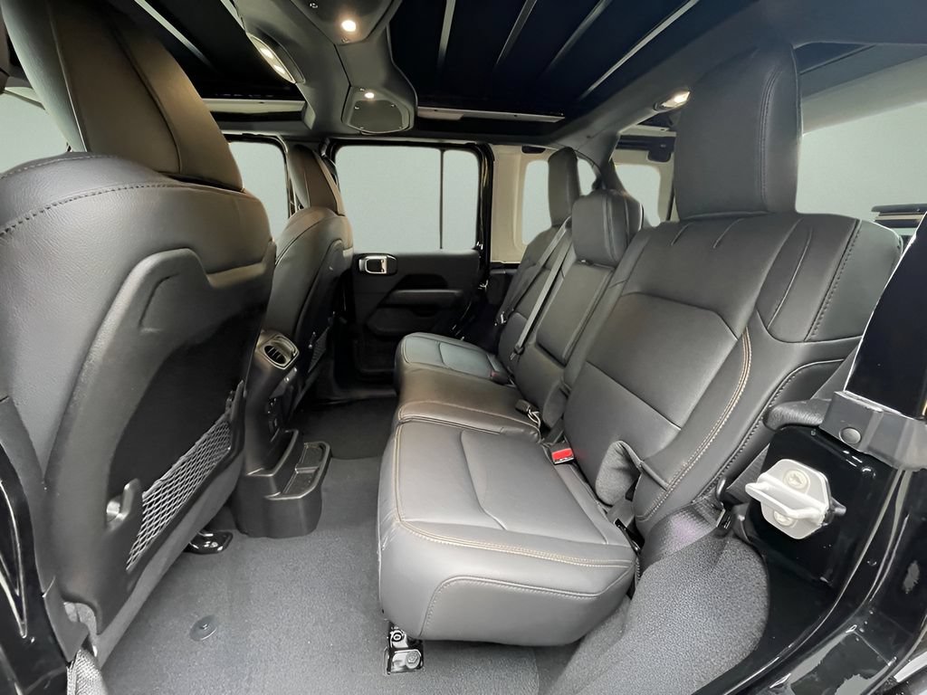 New 2025 Jeep Wrangler Unlimited Sahara w/ Safety Group AWD/4WD image 10