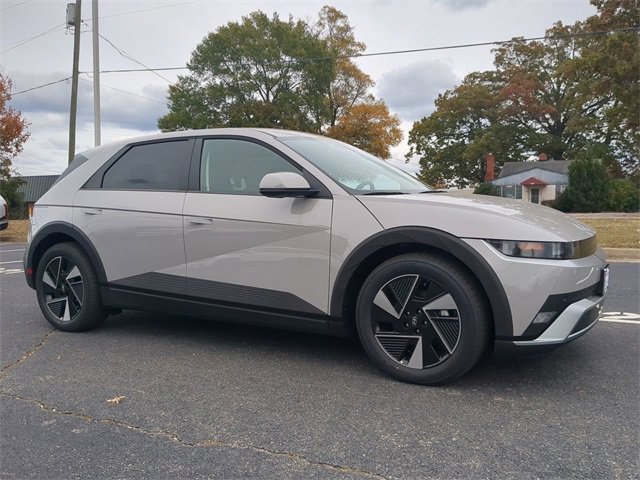 New 2026 Hyundai Ioniq 5 SEL image 2