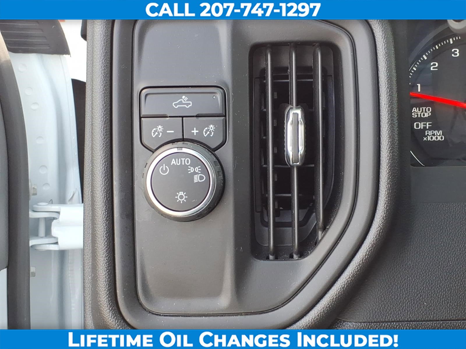Used 2025 Chevrolet Silverado 1500 W/T image 14