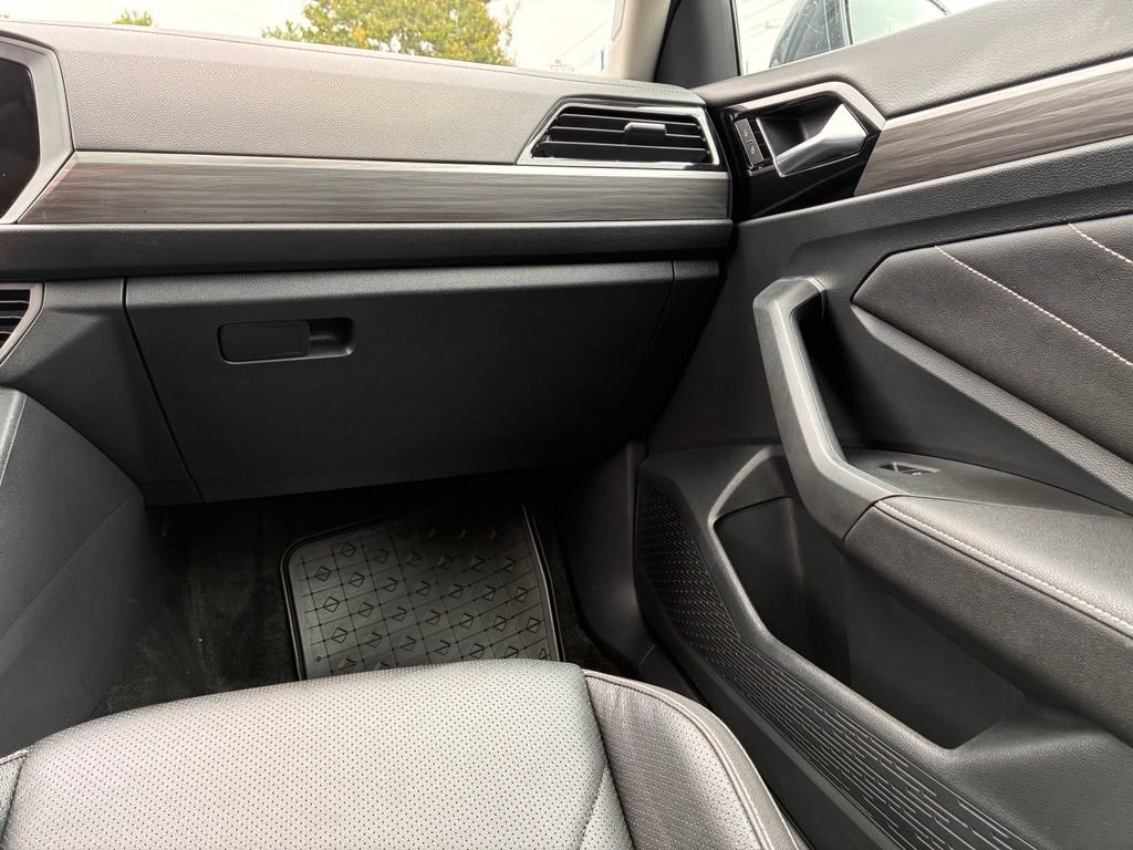 Used 2024 Volkswagen Jetta SEL FWD image 37