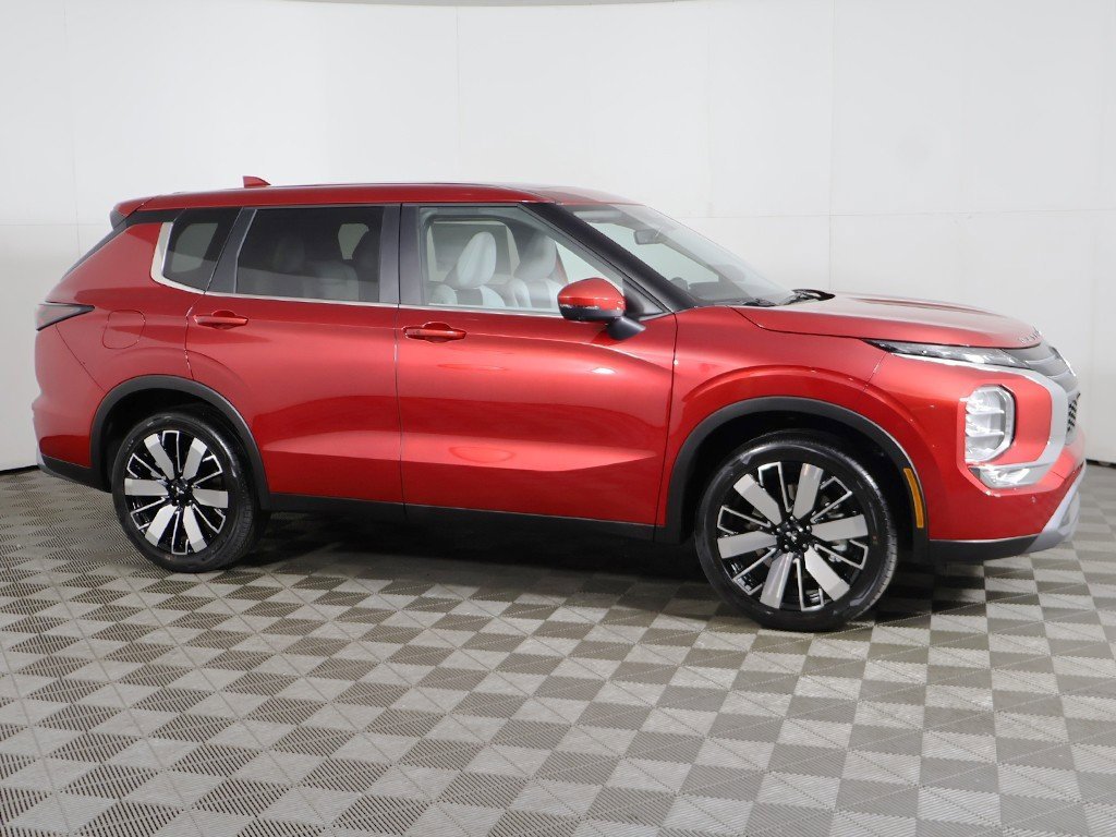 New 2025 Mitsubishi Outlander SE image 17