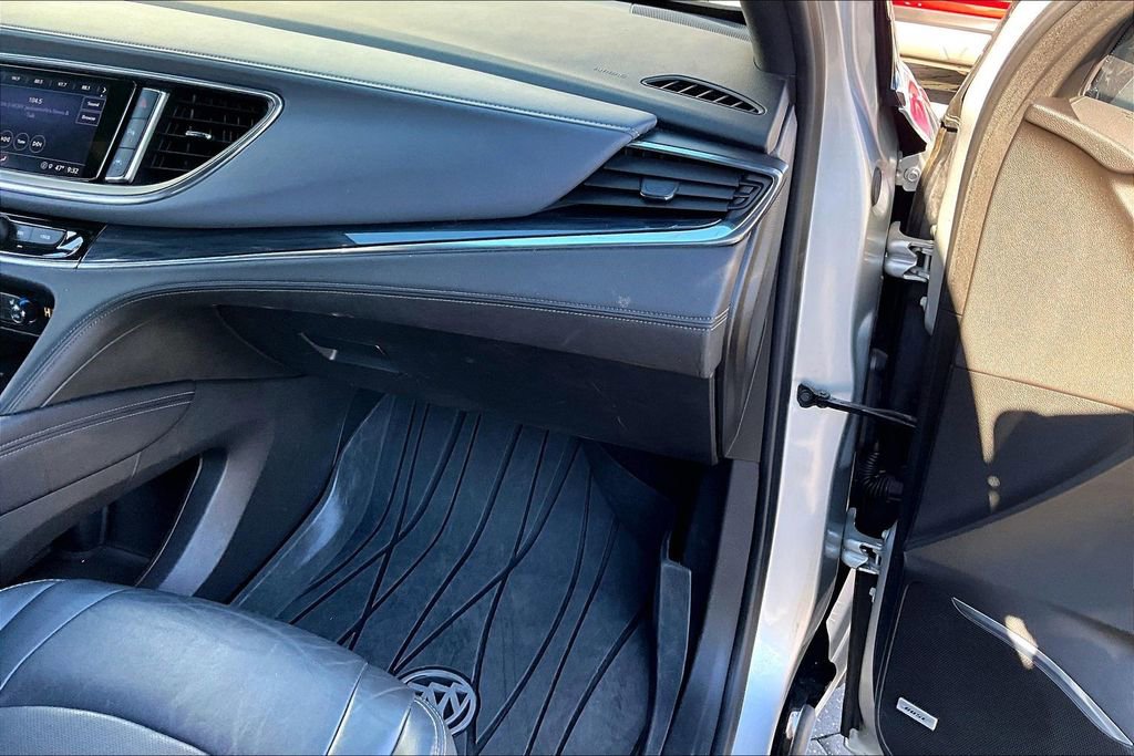 Used 2022 Buick Enclave Premium AWD/4WD image 26