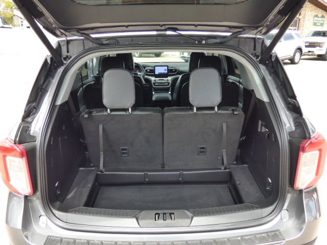 Used 2024 Ford Explorer XLT w/ Equipment Group 202A RWD image 13