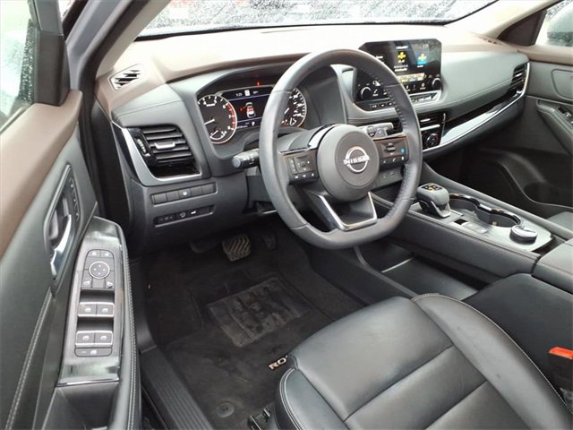 Used 2023 Nissan Rogue SL w/ SL Premium Package image 15