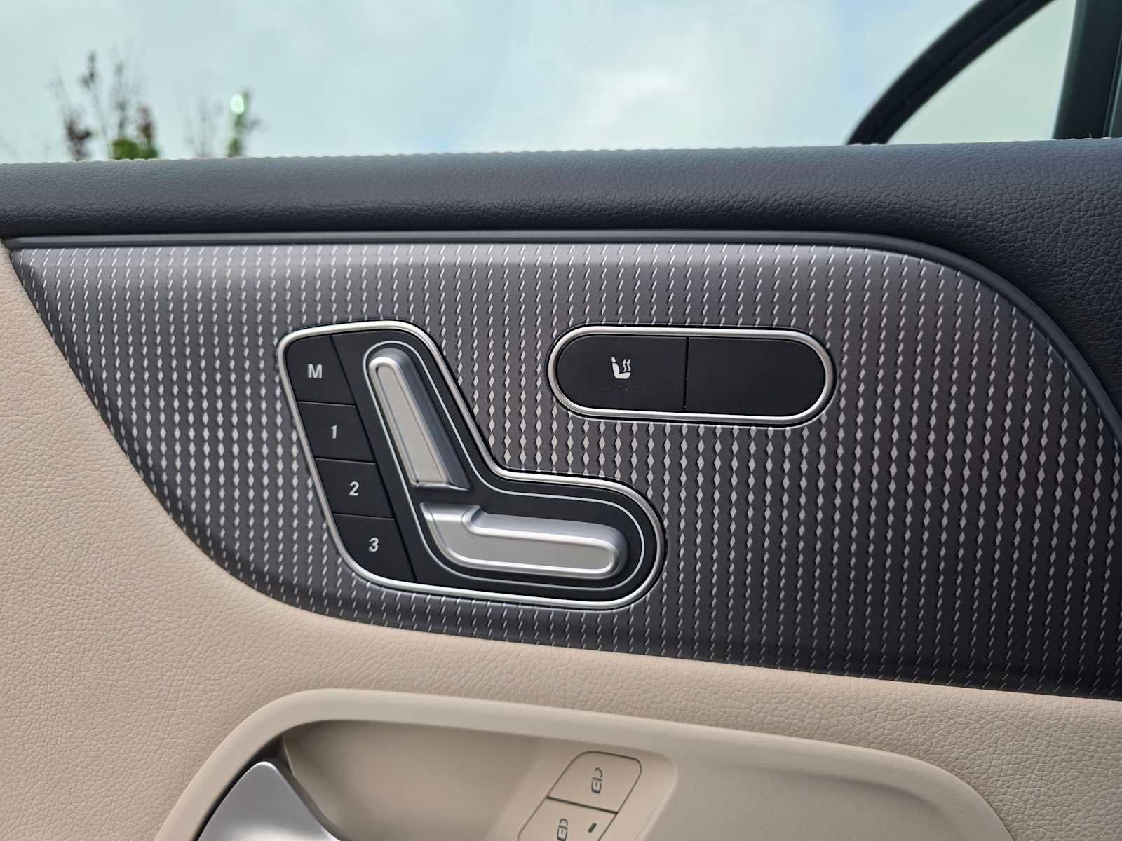 Used 2020 Mercedes-Benz GLB 250 4MATIC image 24