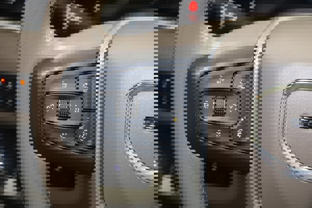 Used 2022 GMC Yukon Denali w/ Denali Premium Package image 36