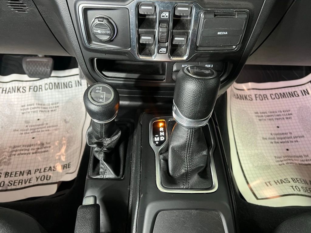 Used 2023 Jeep Wrangler Willys image 11