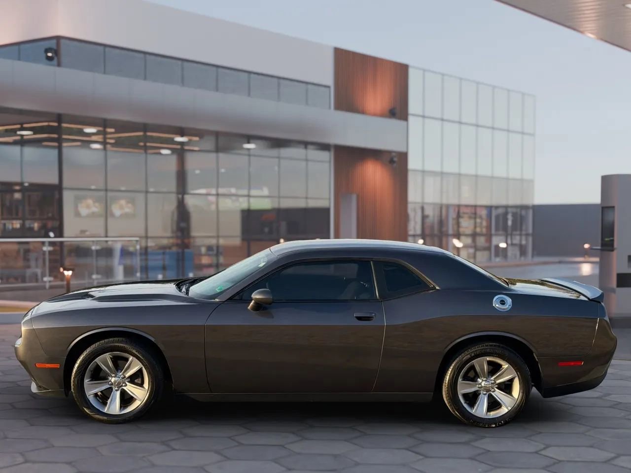 Used 2019 Dodge Challenger SXT image 8