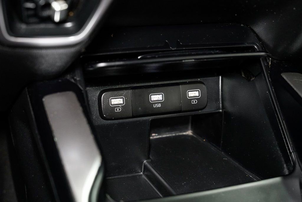 Used 2023 Kia Sorento LX image 19