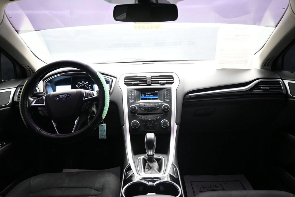 Used 2016 Ford Fusion SE AWD/4WD image 12
