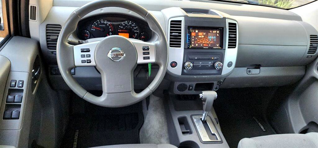 Used 2017 Nissan Frontier SV image 17