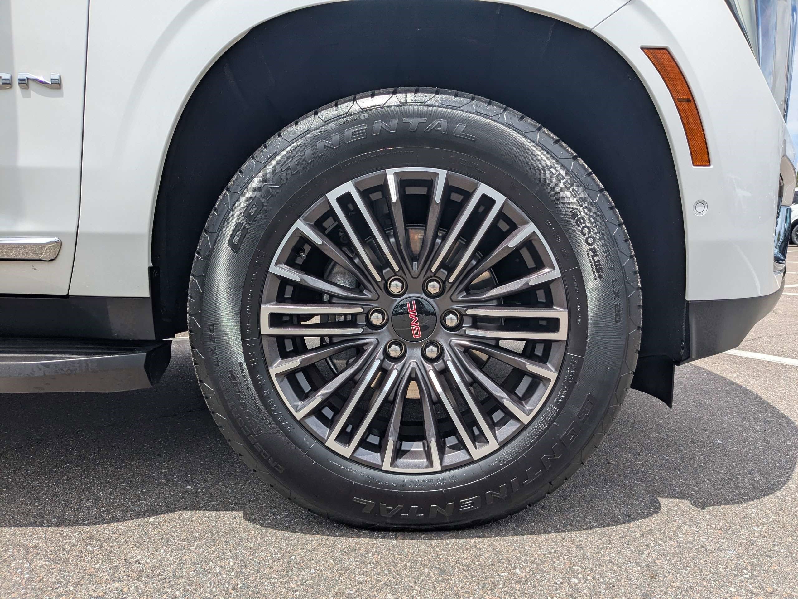 Used 2025 GMC Yukon XL Elevation RWD image 10