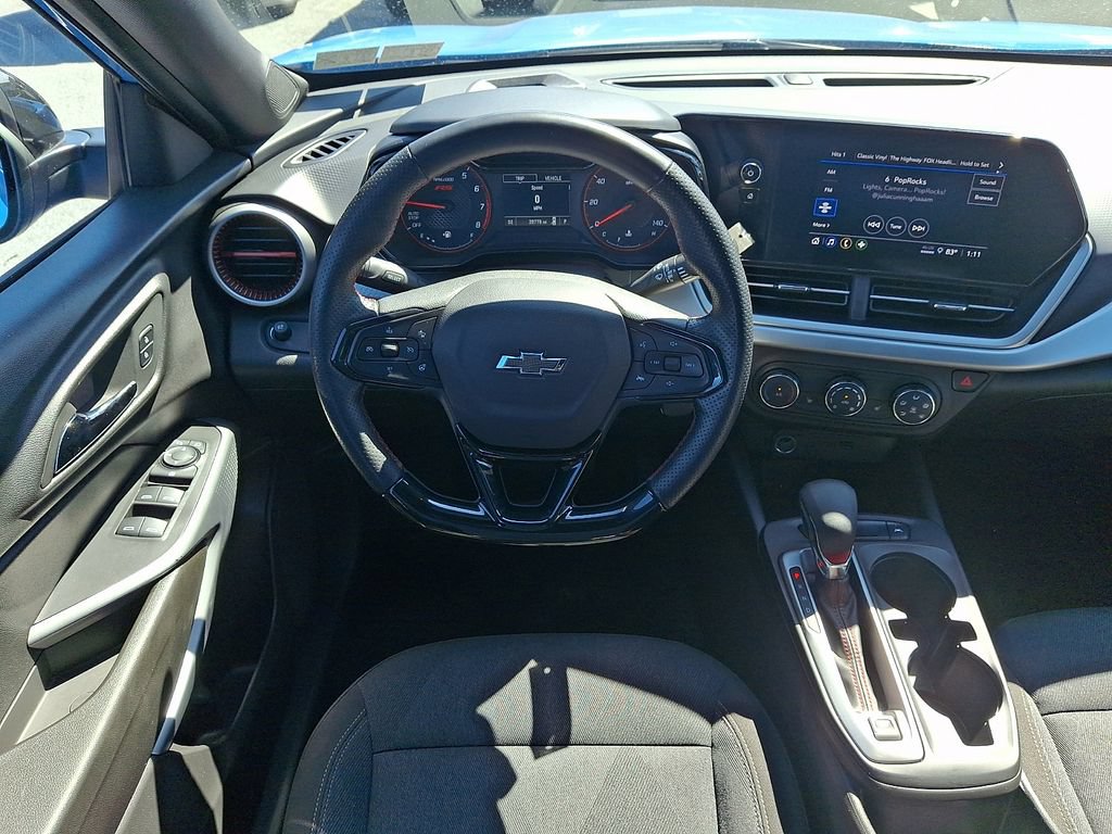 Used 2024 Chevrolet Trax RS FWD image 13