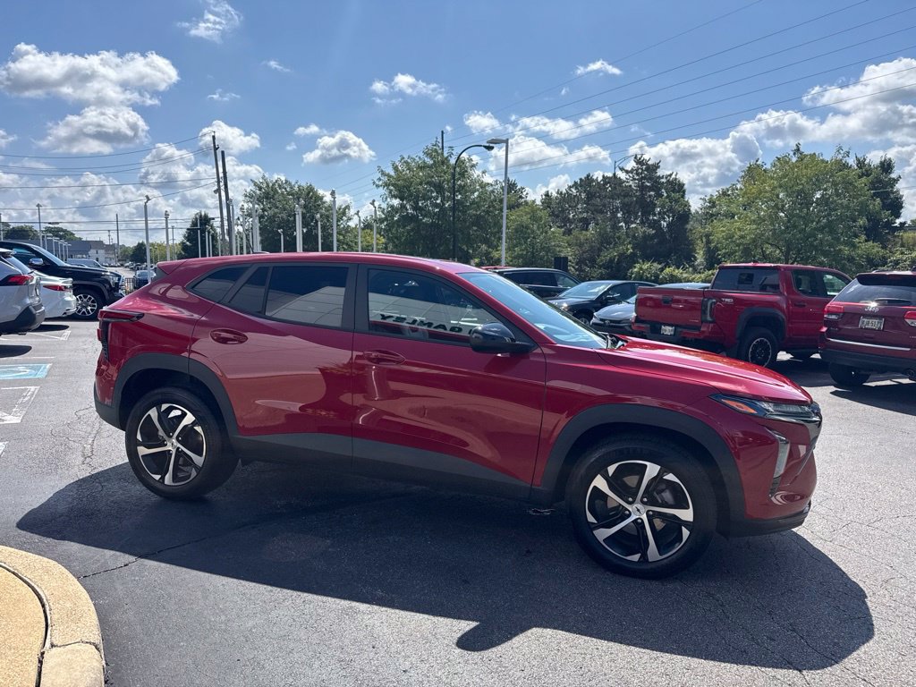 Used 2026 Chevrolet Trax RS w/ Sunroof Package FWD image 49
