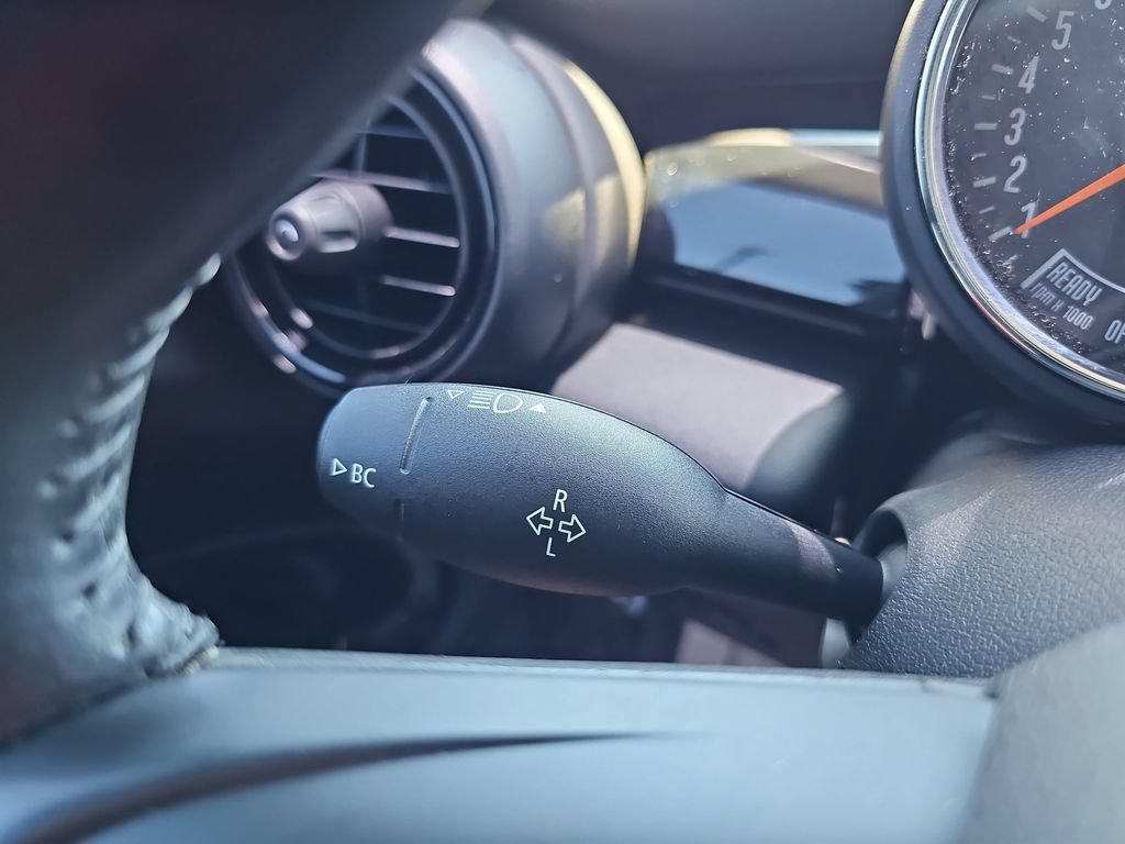 Used 2019 MINI Cooper 2-Door Hardtop FWD image 34
