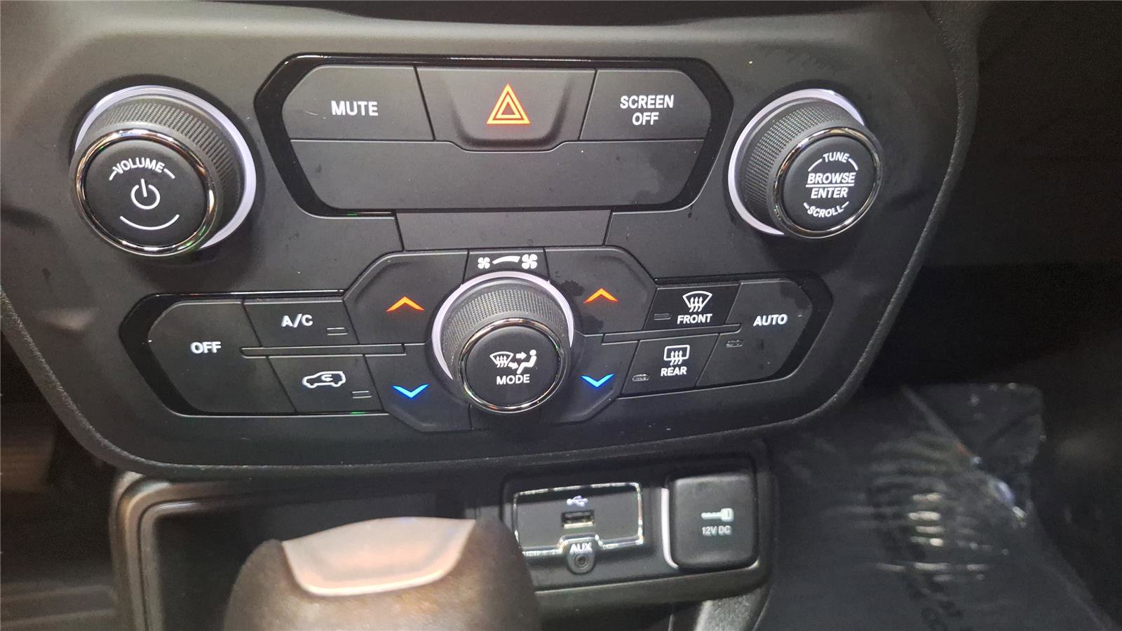 Used 2018 Jeep Renegade Altitude w/ Popular Equipment Group FWD image 18