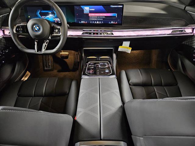 New 2026 BMW i7 M70 AWD/4WD image 14