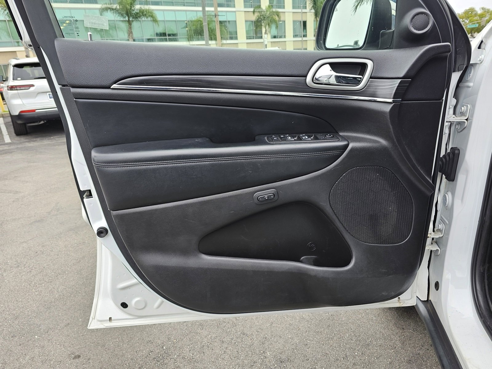 Used 2020 Jeep Grand Cherokee Limited w/ Luxury Group II image 19