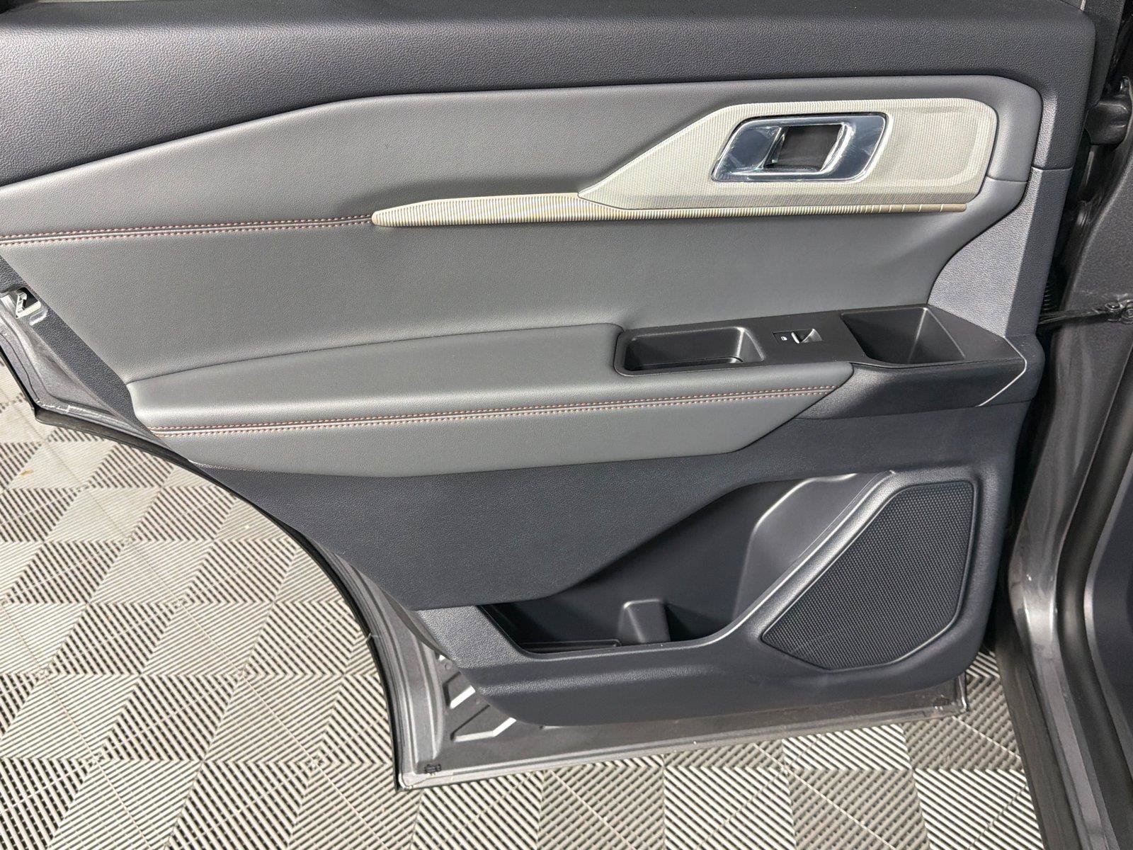 Used 2026 Ford Explorer Active RWD image 21