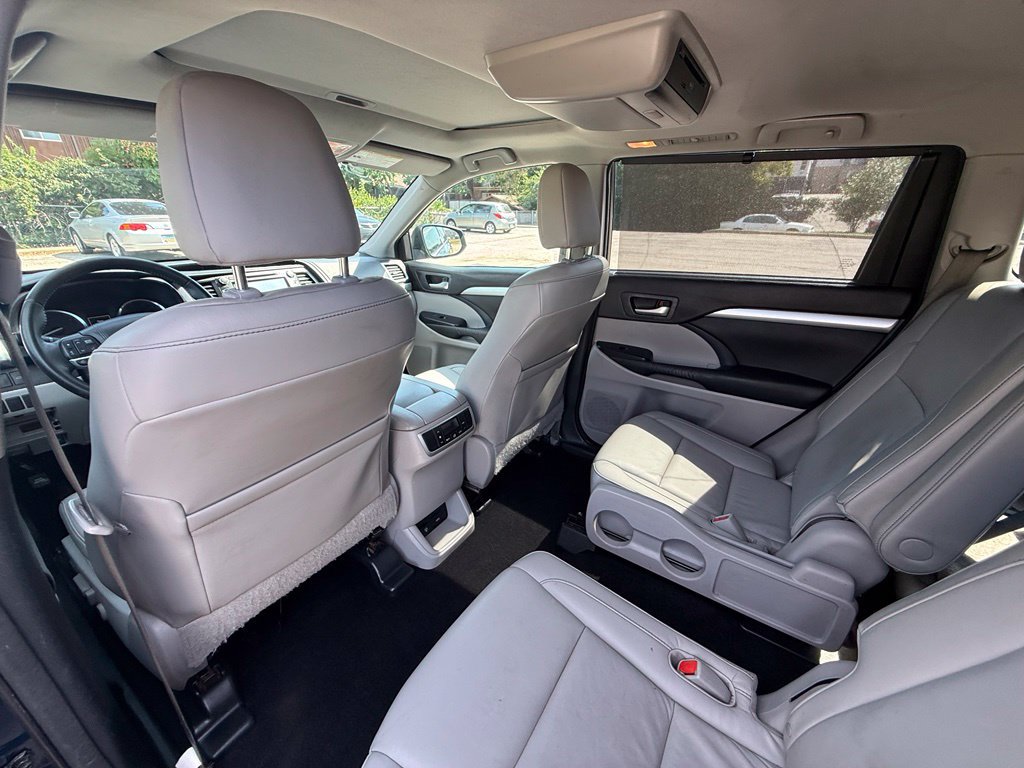 Used 2015 Toyota Highlander XLE AWD/4WD image 27