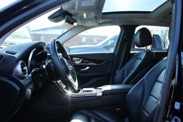 Used 2022 Mercedes-Benz GLC 300 4MATIC image 13