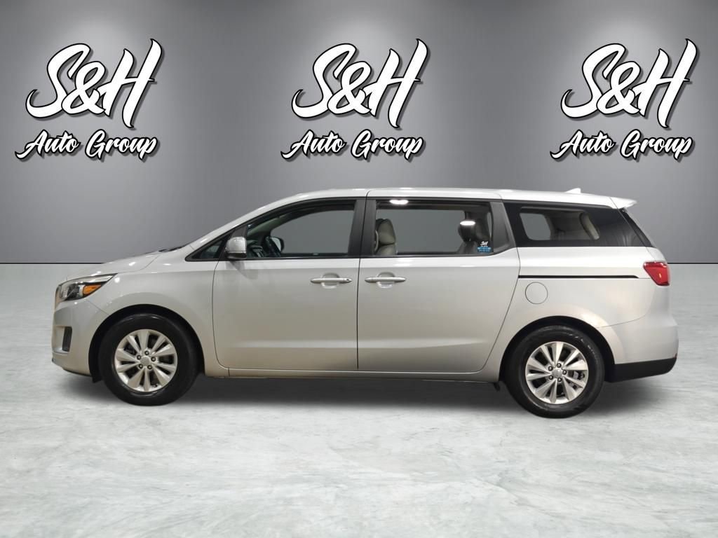 Used 2018 Kia Sedona L FWD image 18