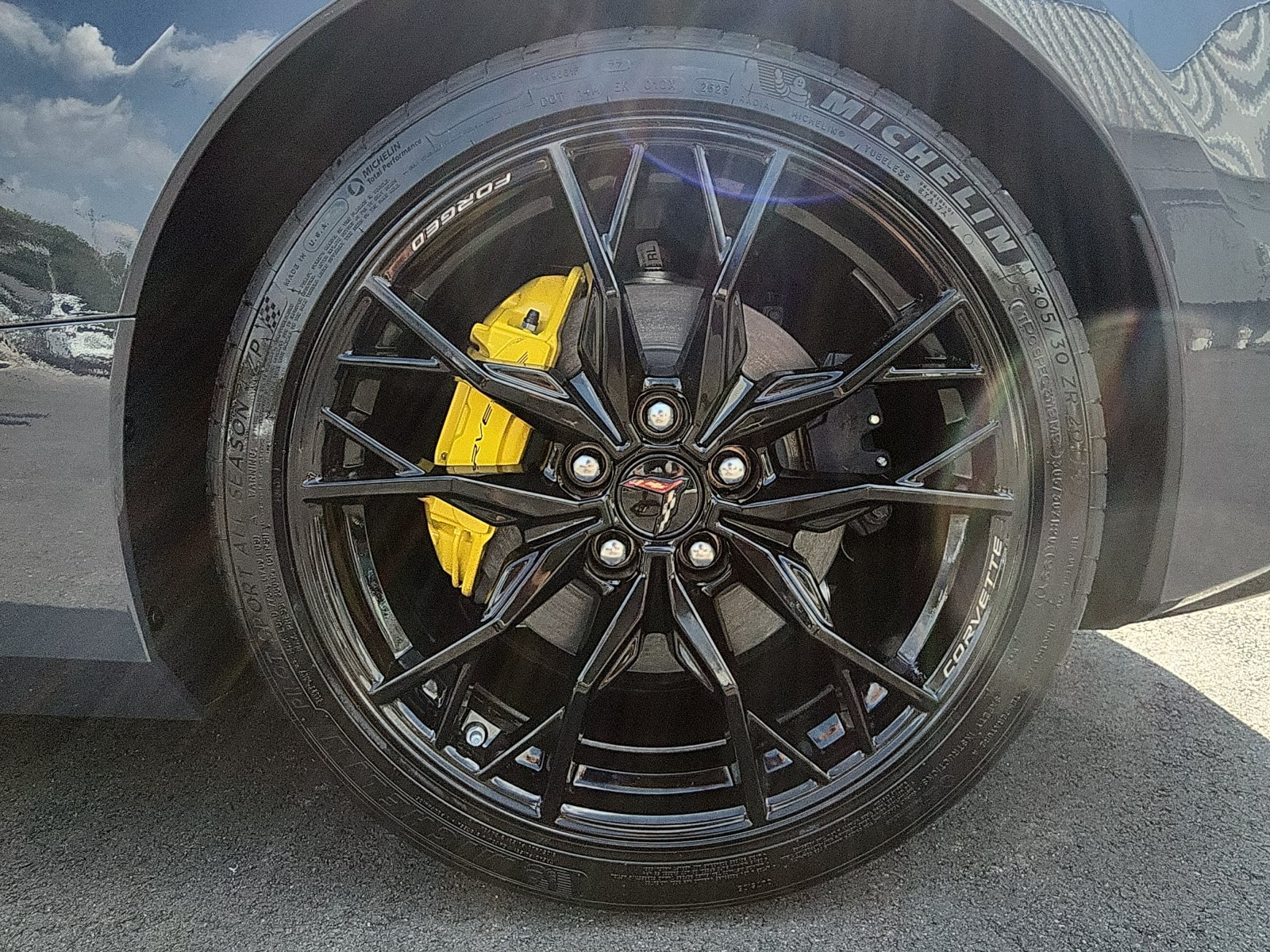 New 2027 Chevrolet Corvette Stingray Coupe RWD image 9