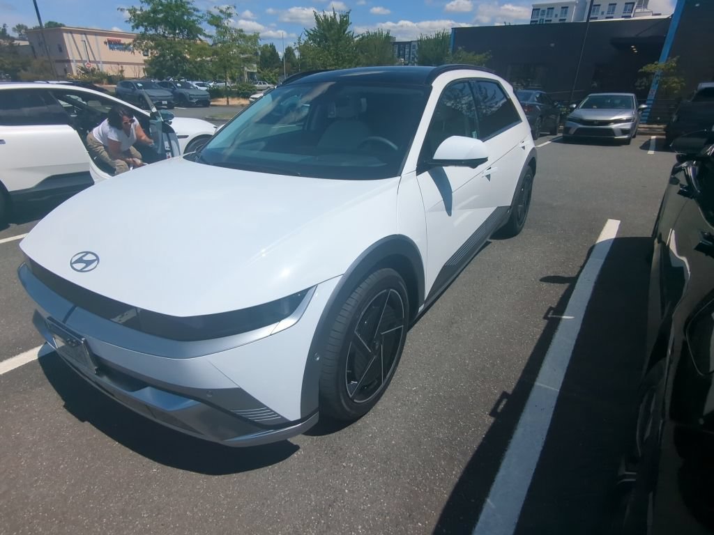 Used 2026 Hyundai Ioniq 5 Limited AWD/4WD image 1