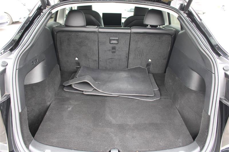 Used 2022 Tesla Model Y Long Range image 21