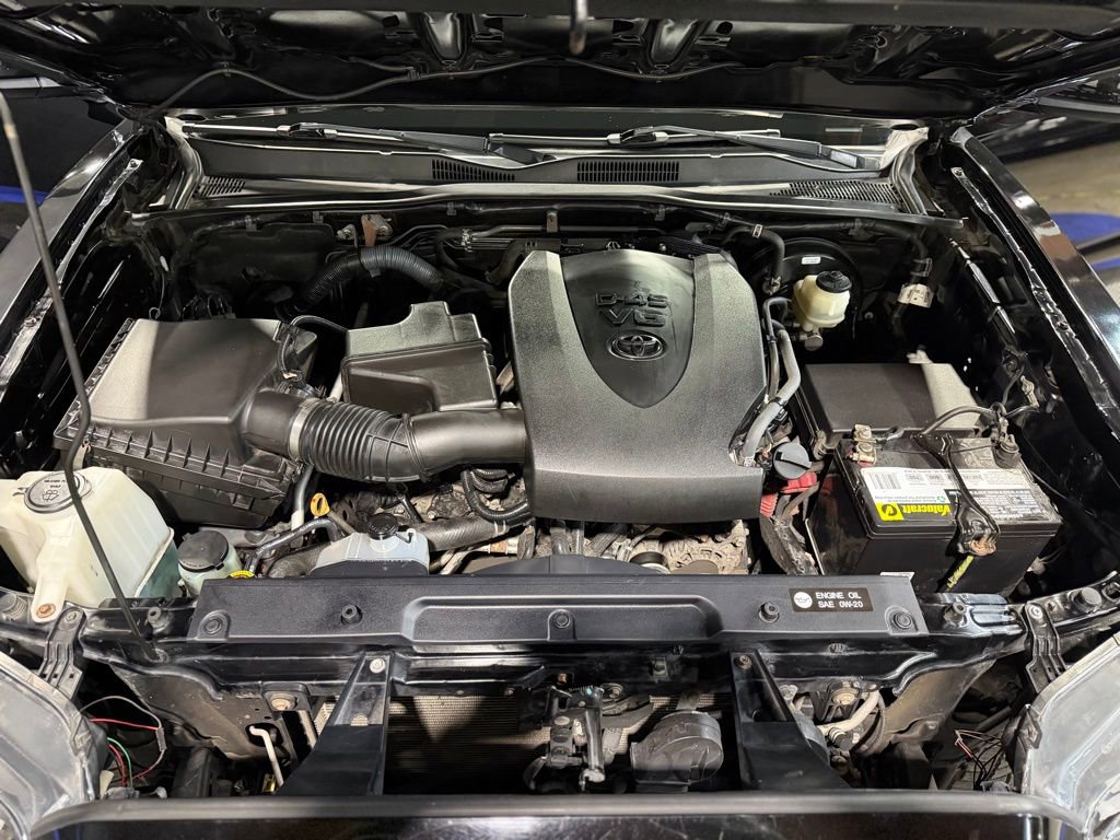 Used 2016 Toyota Tacoma SR5 w/ SR5 Appearance Package (SN) AWD/4WD image 10