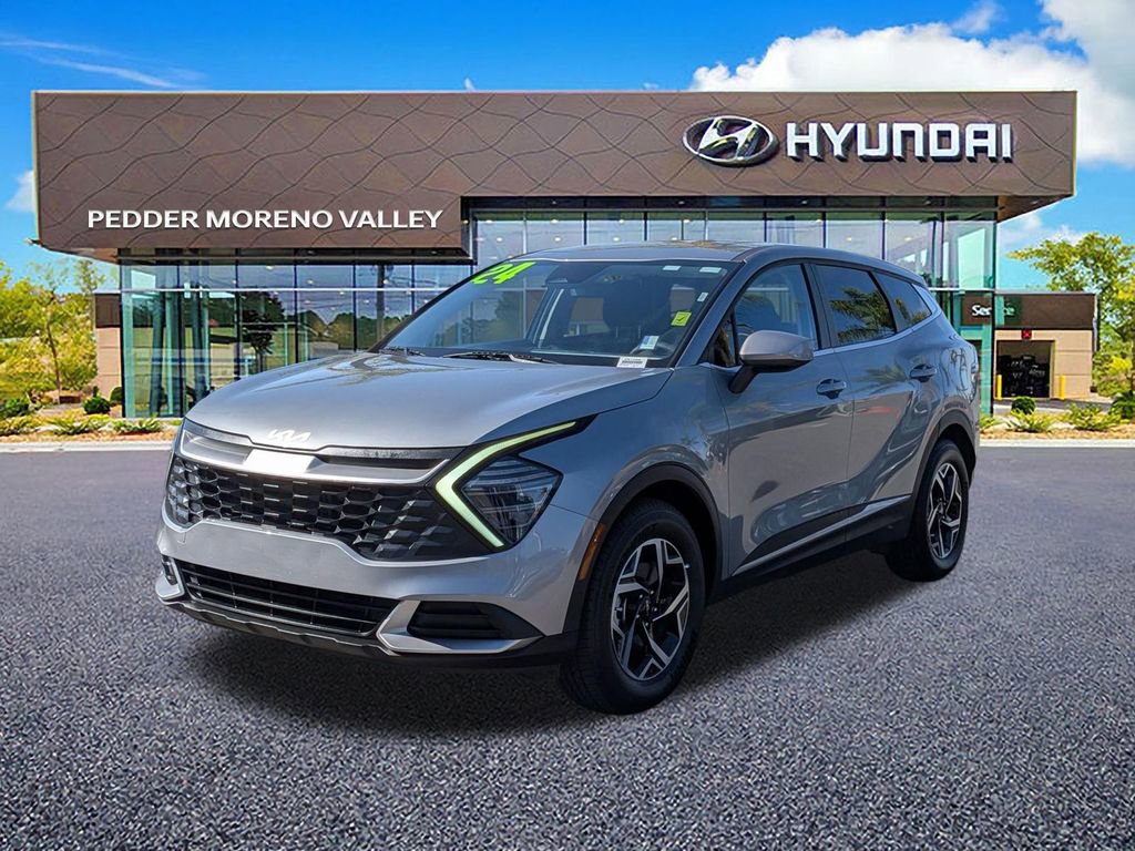 Used 2024 Kia Sportage LX image 8