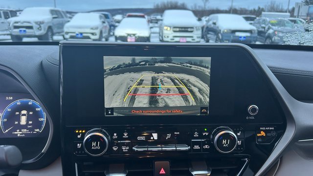 Used 2023 Toyota Highlander Limited image 29