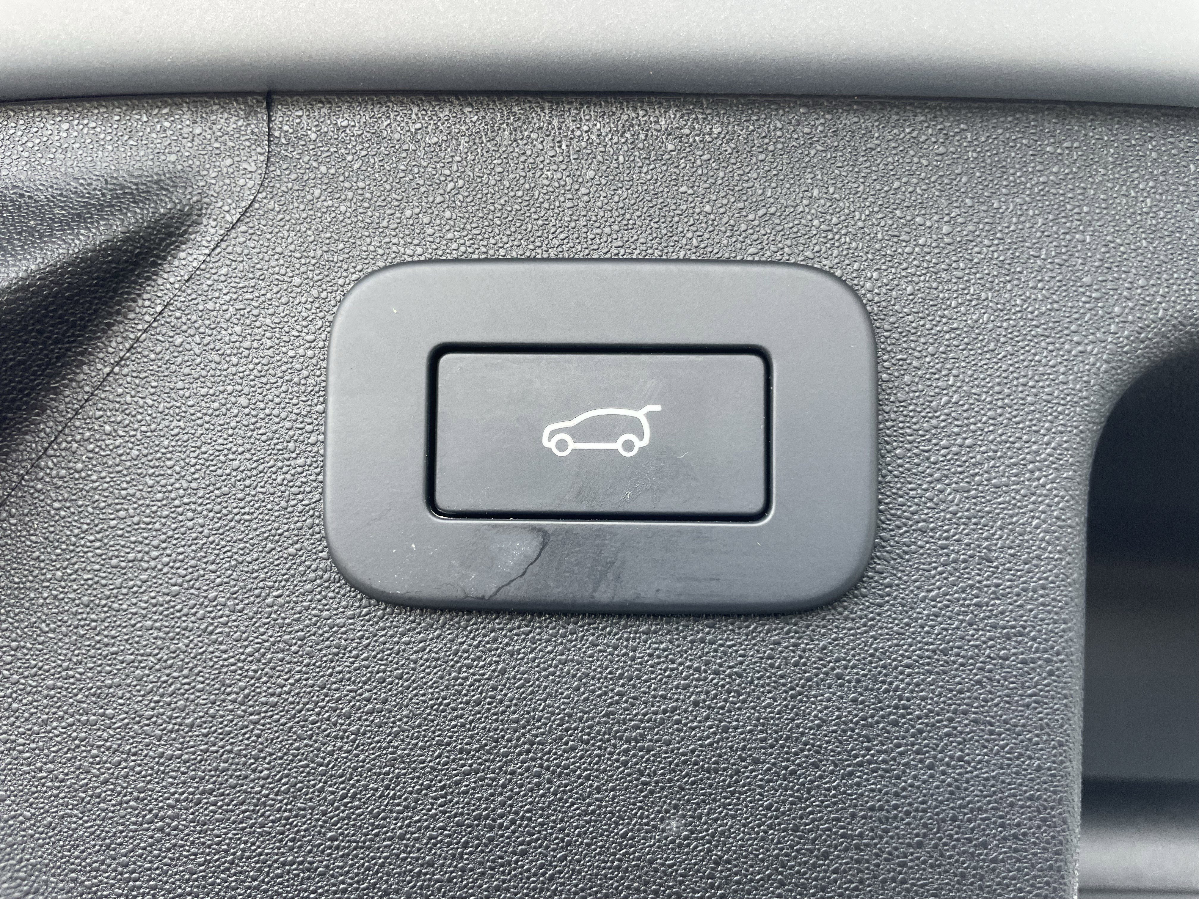 Certified 2025 Land Rover Discovery Sport S AWD/4WD image 37