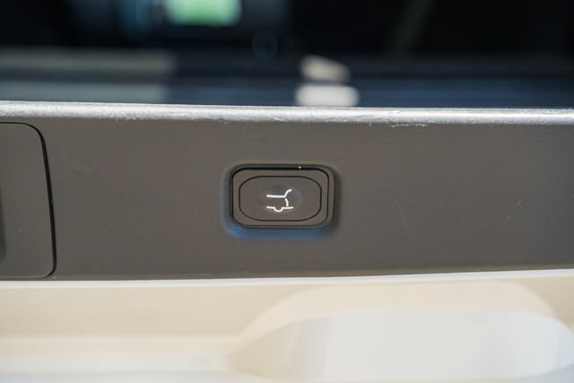 Used 2025 Ford Expedition Active AWD/4WD image 18
