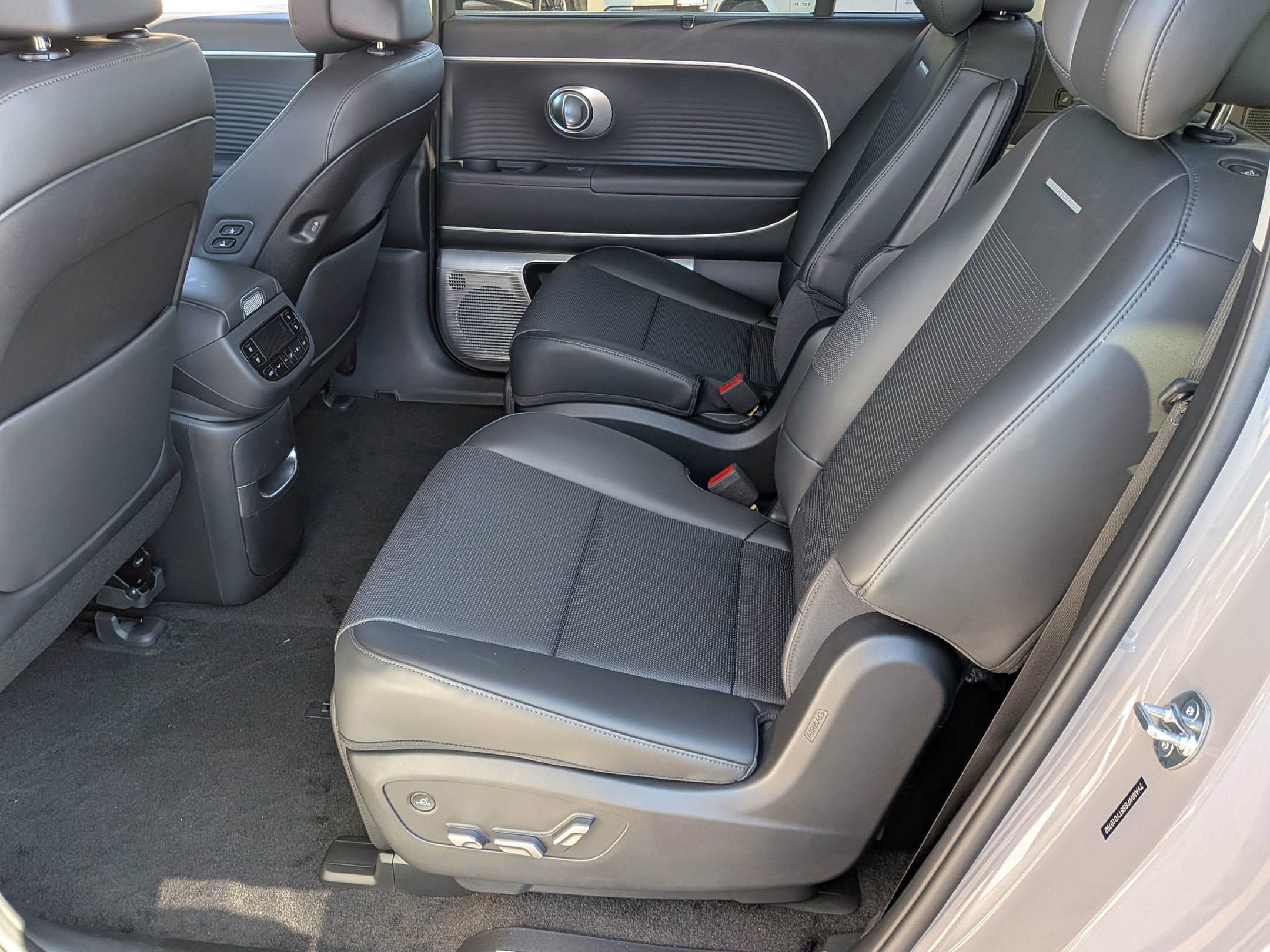 New 2026 Hyundai Ioniq 9 Limited w/ Tow & Go Package image 20