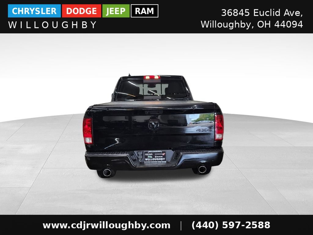 Used 2019 RAM 1500 Classic SLT w/ Black Appearance Group AWD/4WD image 8