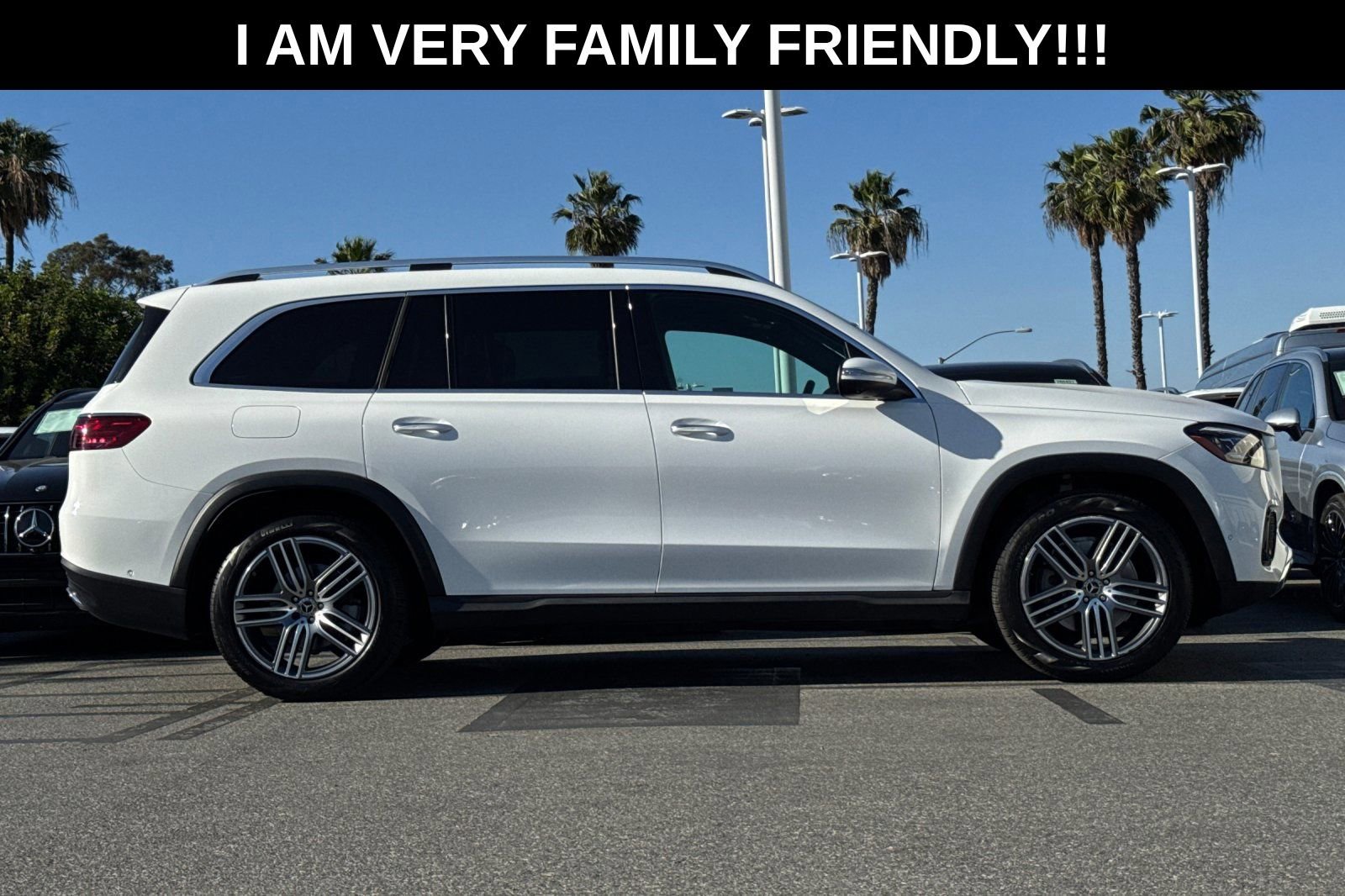 Used 2025 Mercedes-Benz GLS 450 4MATIC image 3
