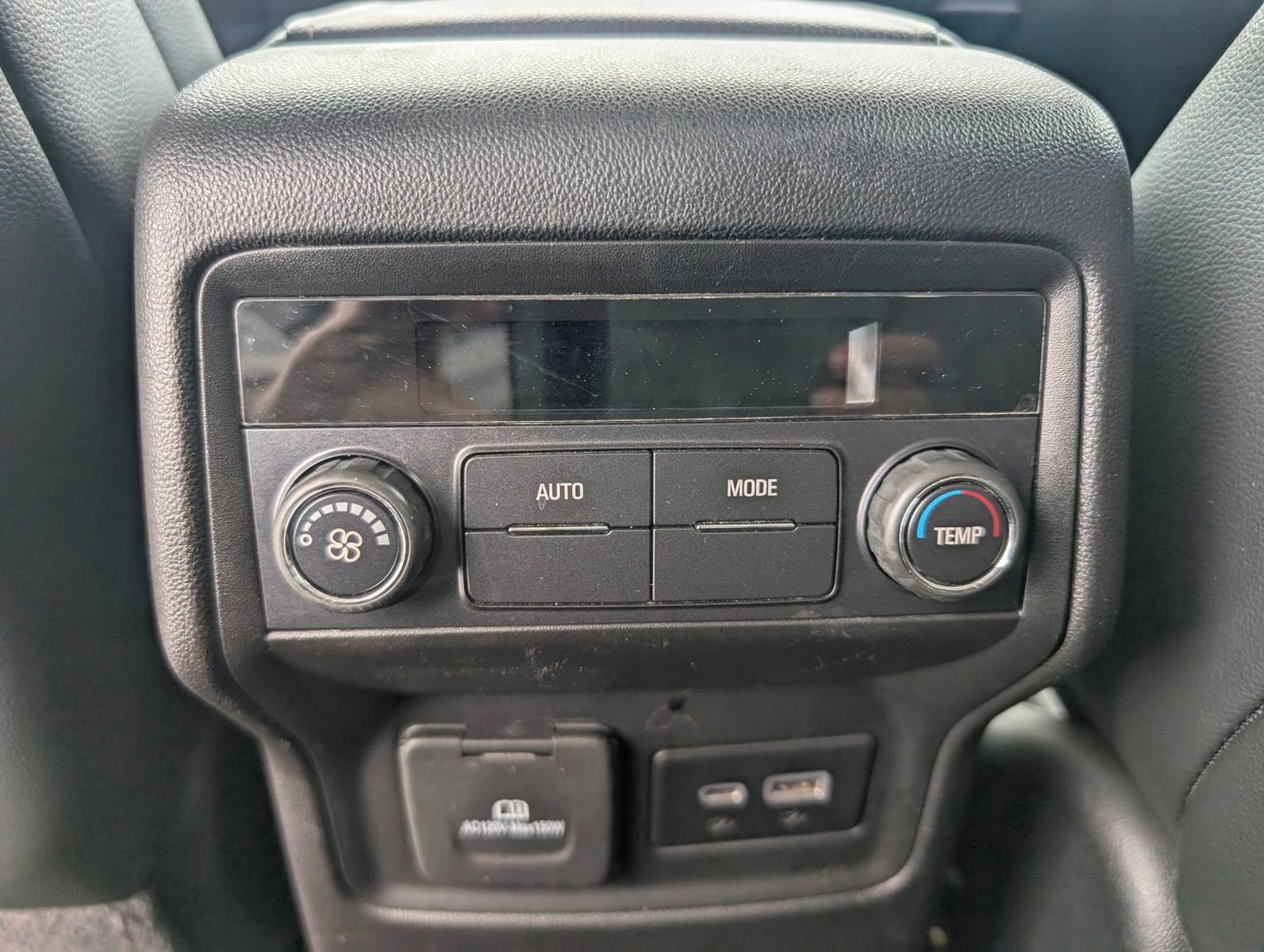 Used 2023 GMC Acadia SLT image 30