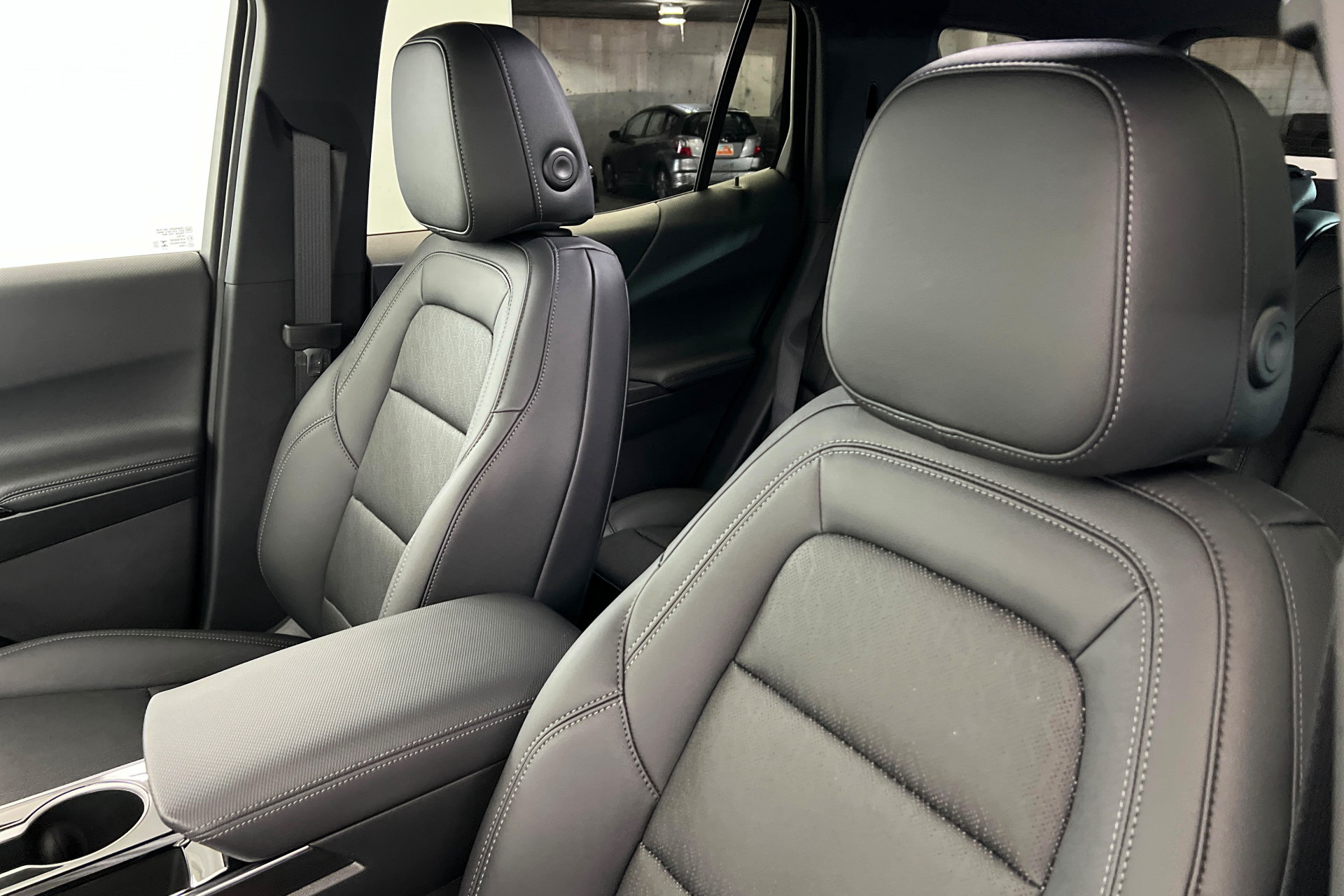 New 2026 Chevrolet Equinox LT w/ Convenience Package II AWD/4WD image 17